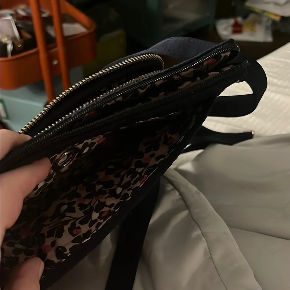 Vera Bradley Navy Quilted Crossbody Bag - Picture 5 of 7